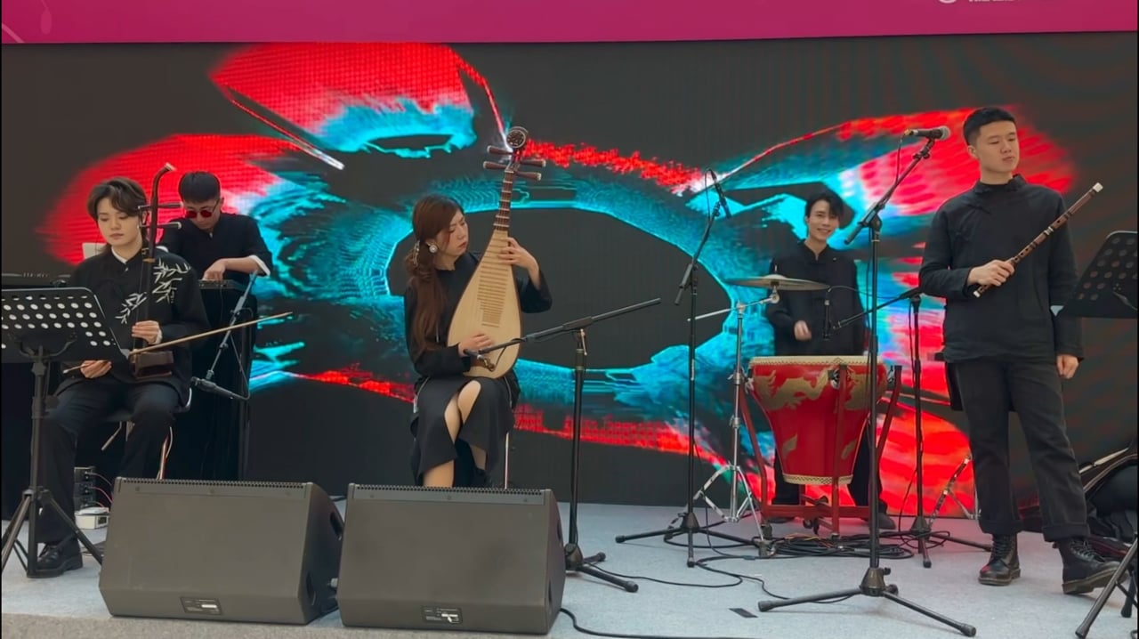 A still from Xu Chang’s live pipa solo in Tiny Sparks